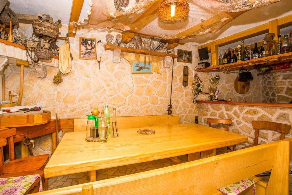 Apartmani Tatjana Rab Town Exterior foto