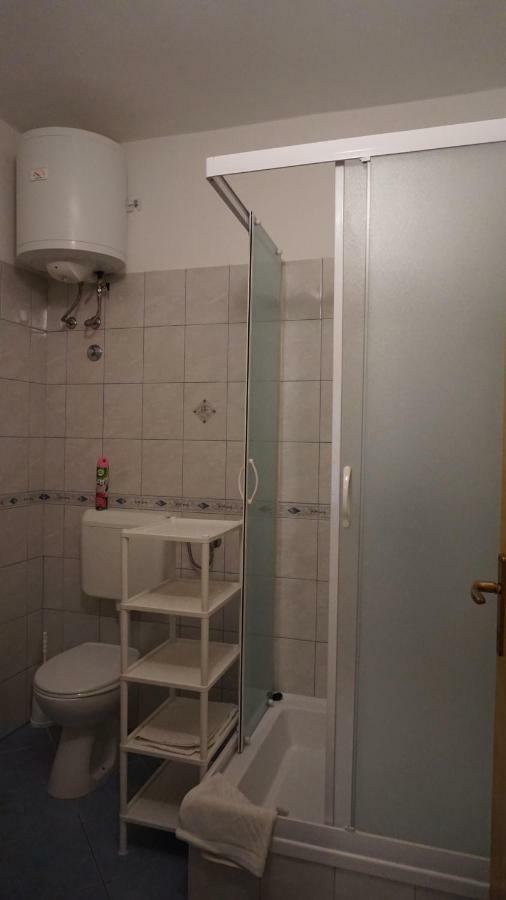 Apartmani Tatjana Rab Town Exterior foto